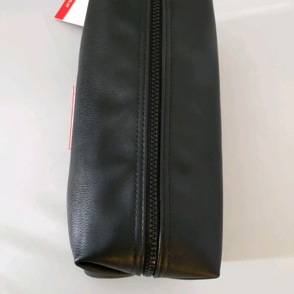 Guess Los Angeles Genuine Leather Toiletry Bag - Picture 3 of 8